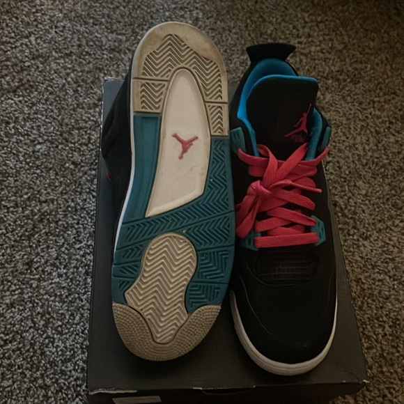 Air Jordan 4 Retro - Picture 2 of 3